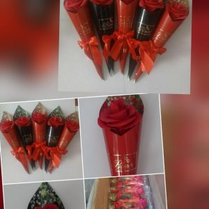 گل قرمز مشکی بسته 6 عددی میکس